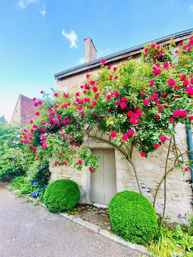 Le Lavoir Aux Roses *